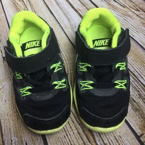 Boy Nike Lunarglide size 6 Toddler shoes